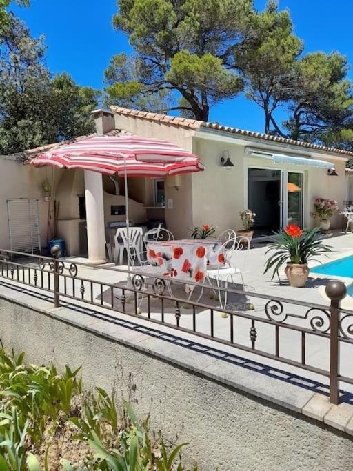 Villa Le Bosquet En Luberon. Ménerbes Buitenkant foto
